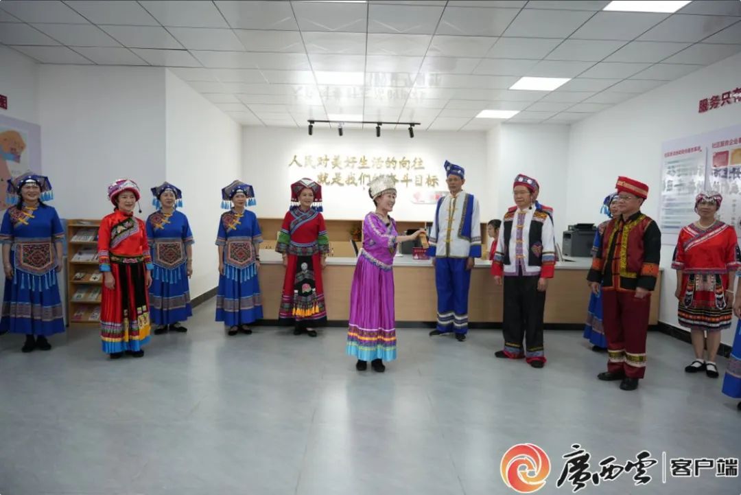 網(wǎng)絡(luò)辟謠沙龍調(diào)研團(tuán)在南寧調(diào)研 “銀齡辟謠”為清朗廣西添彩